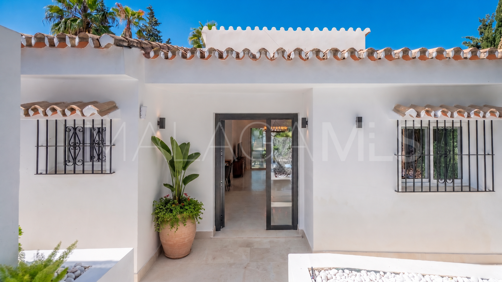 Hus i byn for sale in Elviria