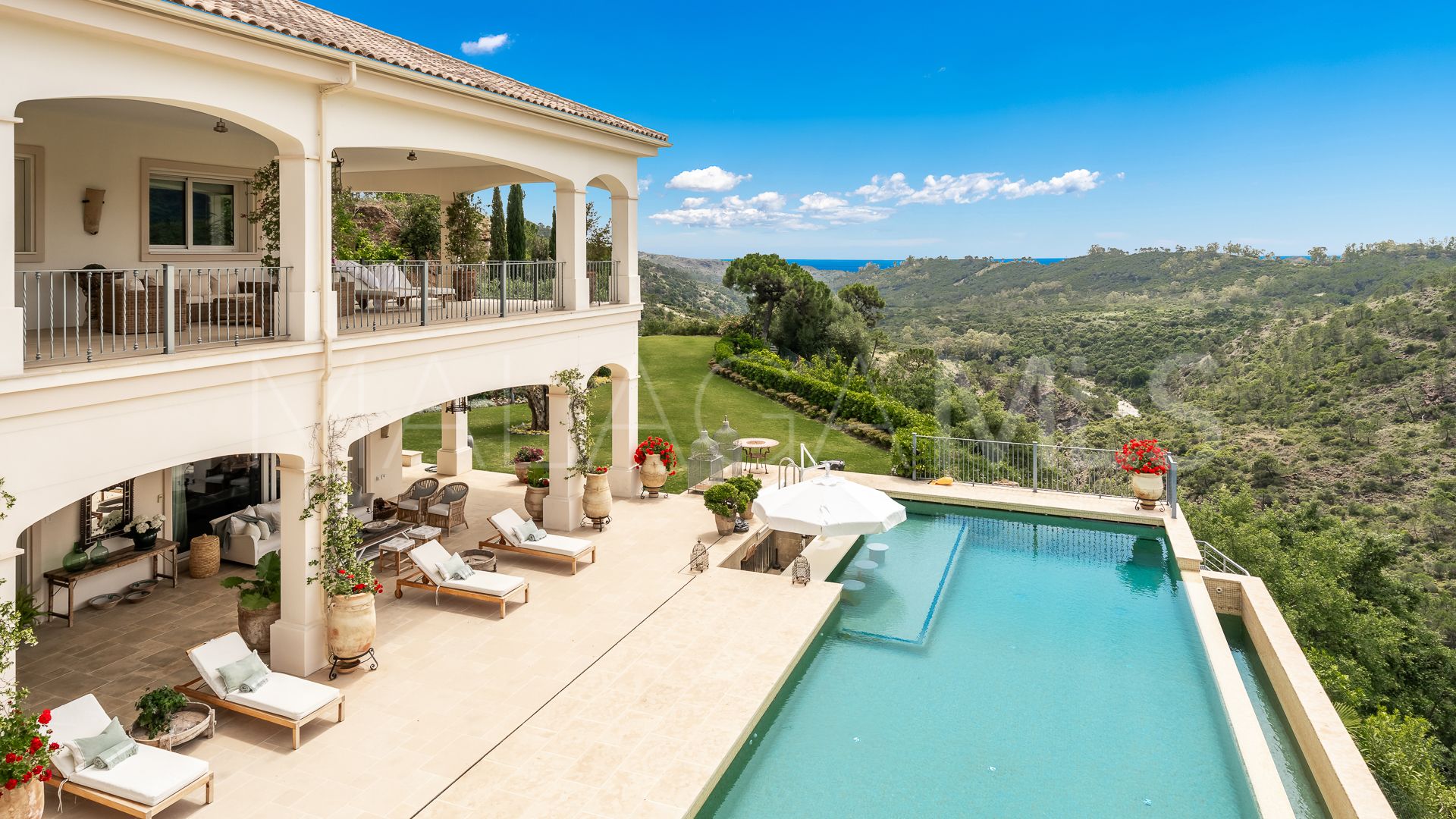 Buy villa in Monte Mayor with 6 bedrooms