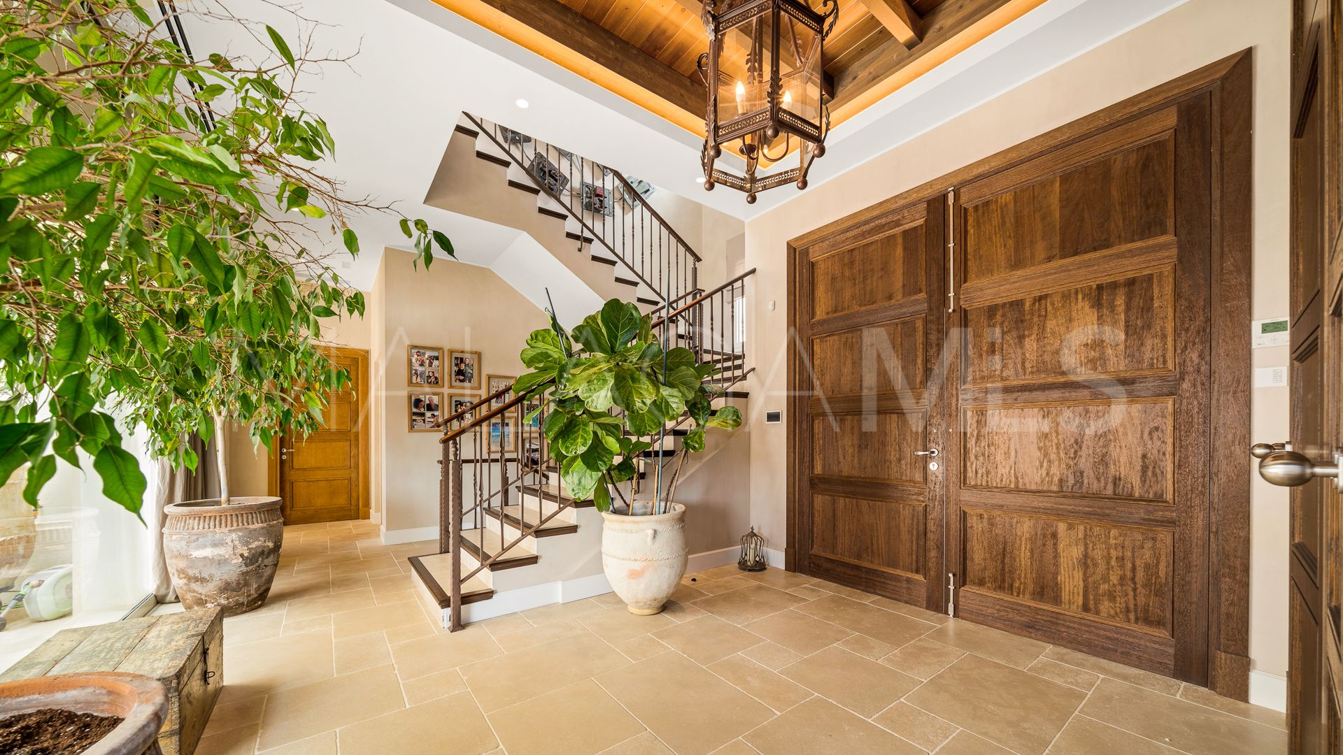 Buy villa in Monte Mayor with 6 bedrooms