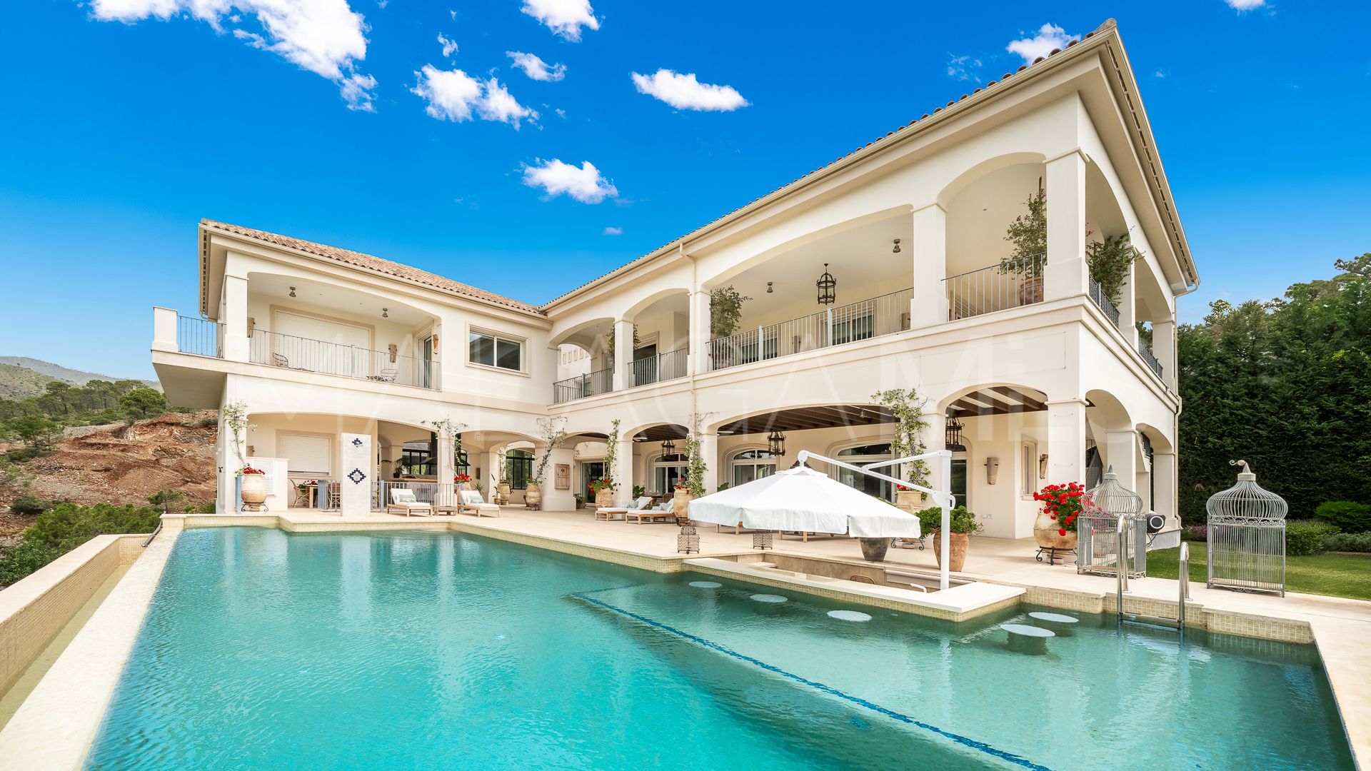 Buy villa in Monte Mayor with 6 bedrooms