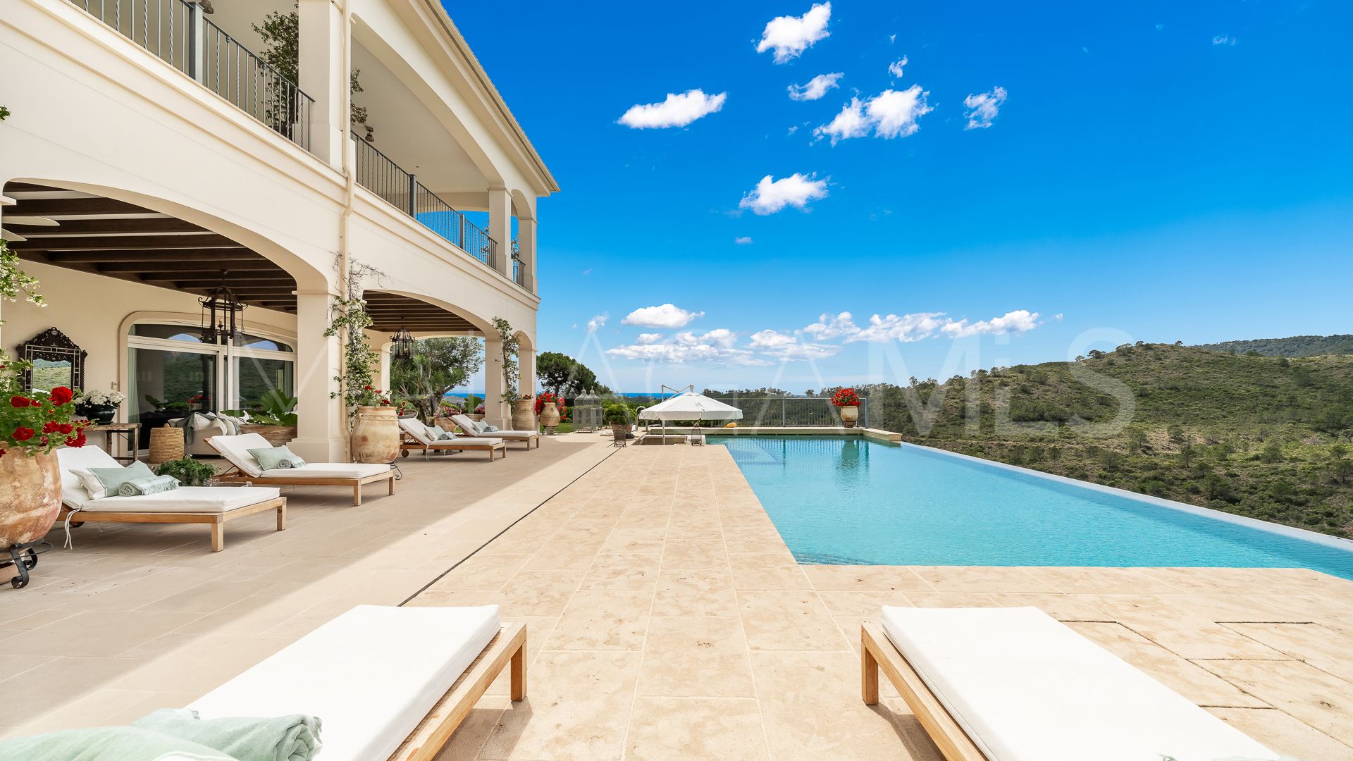 Buy villa in Monte Mayor with 6 bedrooms