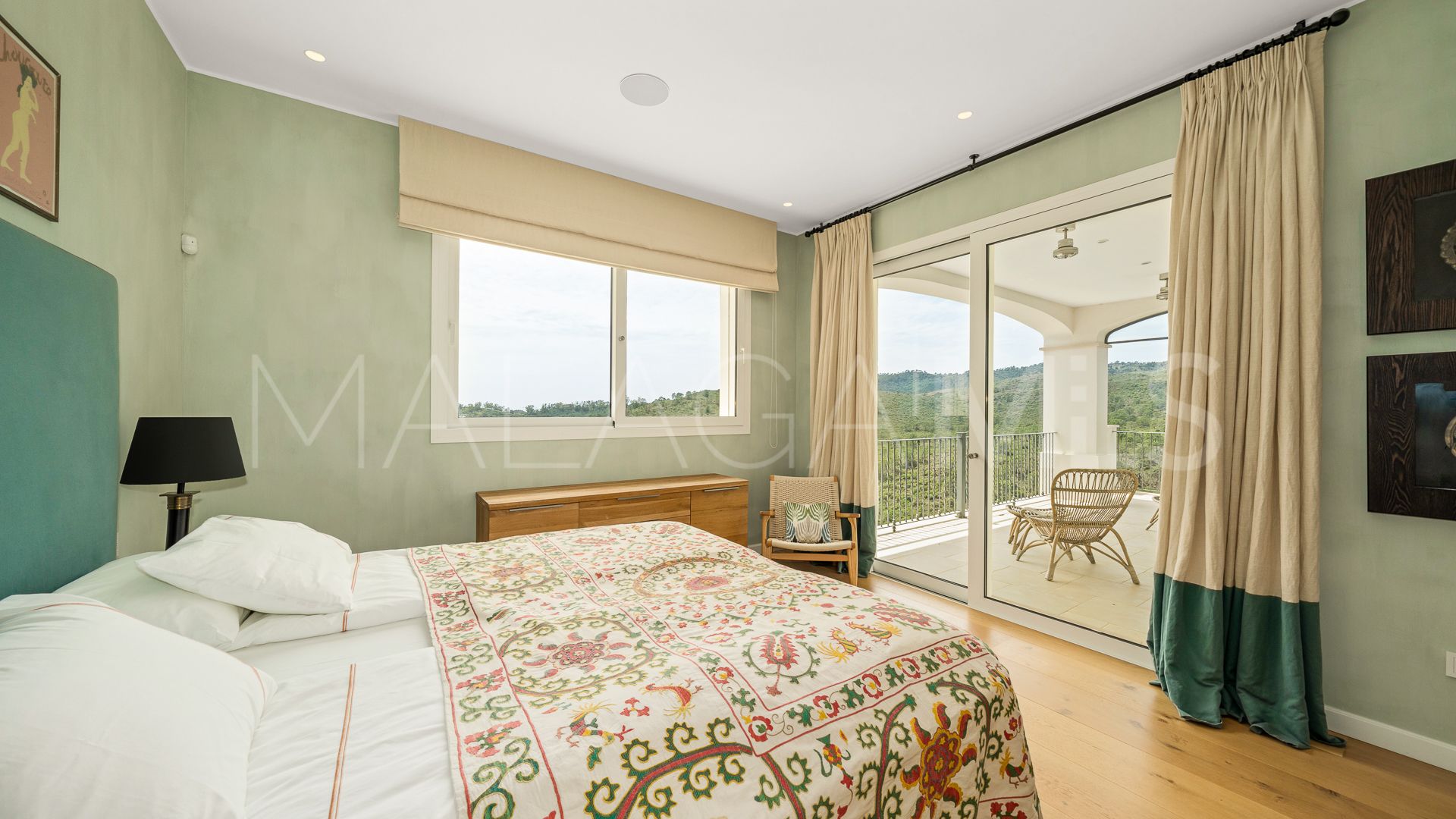 Buy villa in Monte Mayor with 6 bedrooms