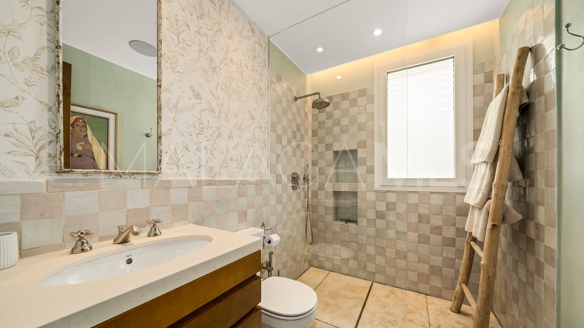 Buy villa in Monte Mayor with 6 bedrooms