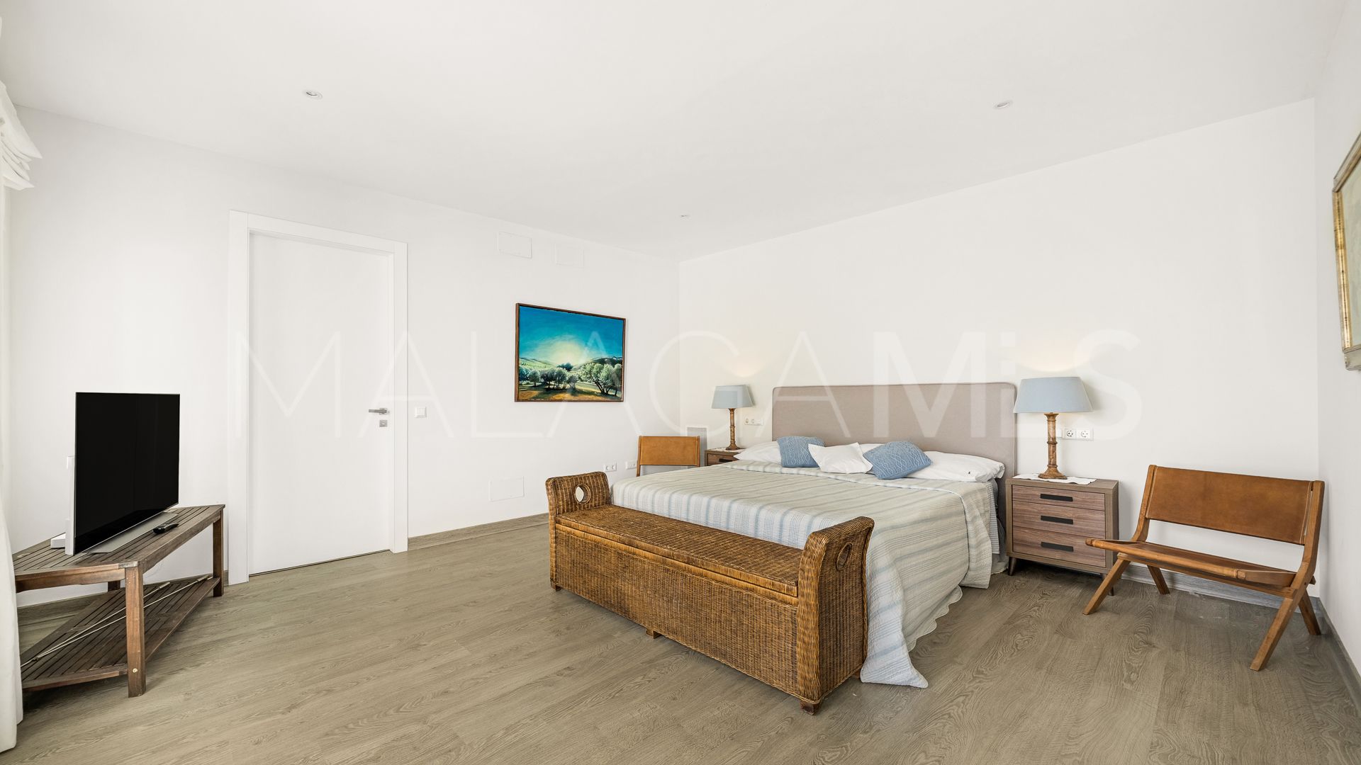 Villa for sale in Los Monteros