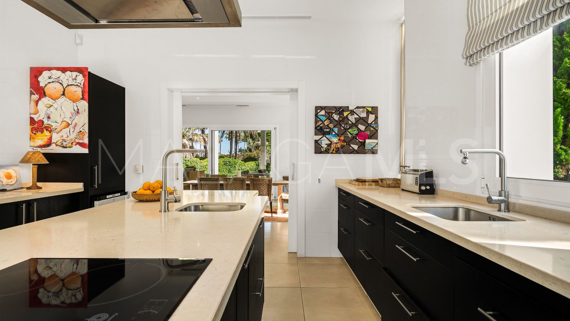 Villa for sale in Los Monteros