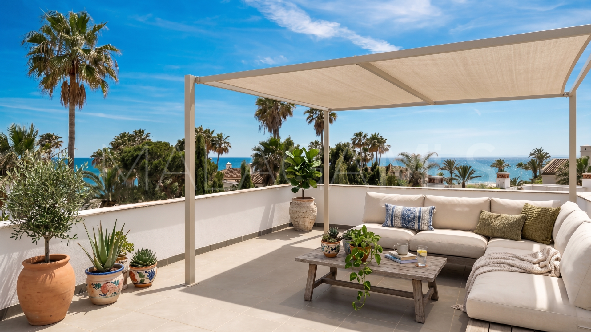 Villa for sale in Los Monteros