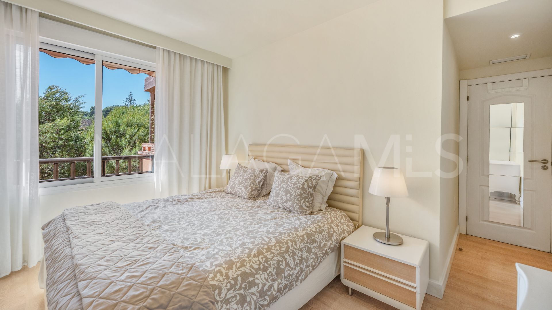 Buy Nagüeles apartment