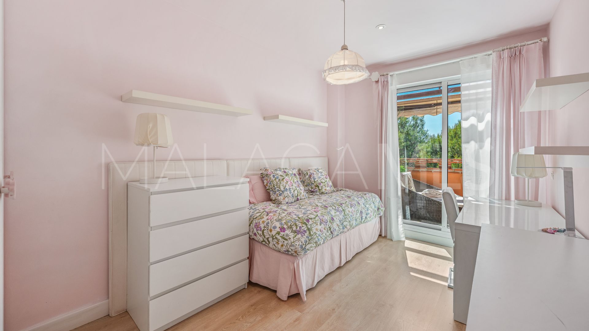Buy Nagüeles apartment