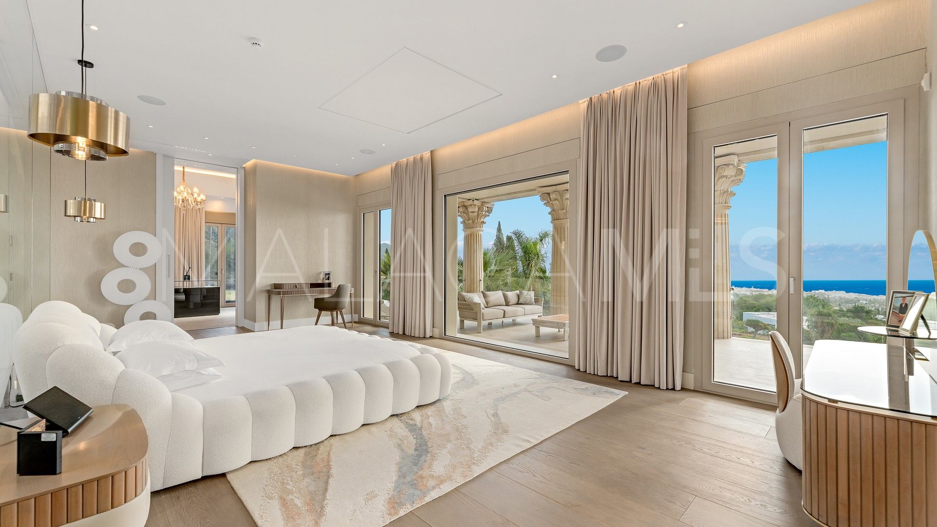 Villa for sale in Sierra Blanca