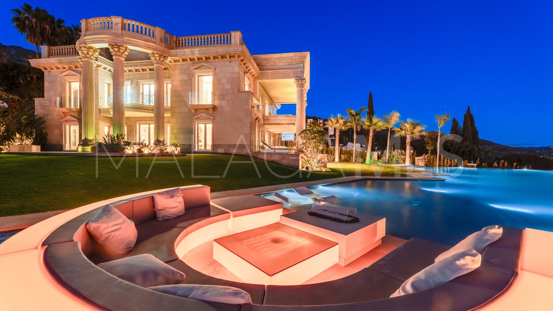 Villa for sale in Sierra Blanca