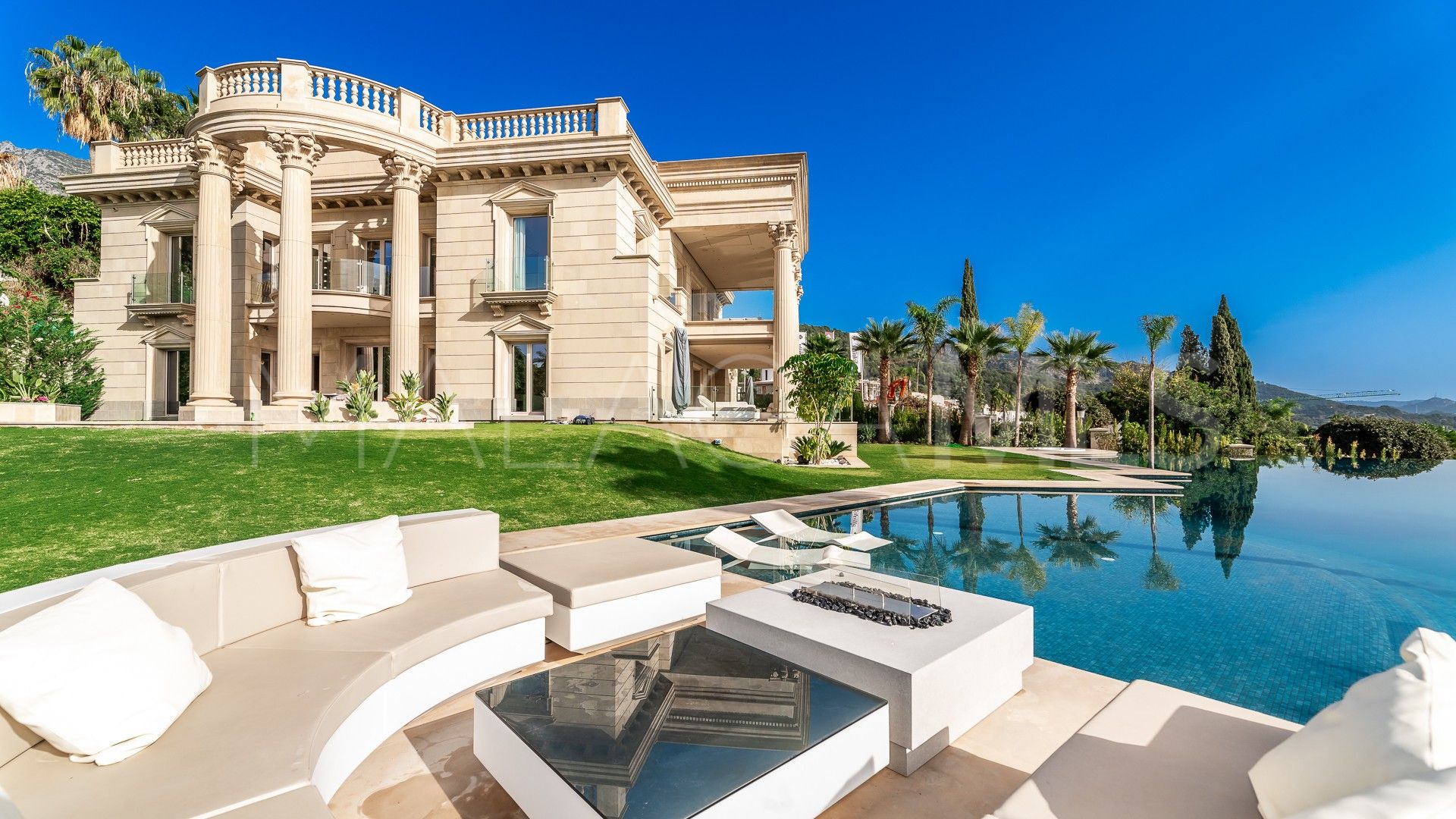 Villa for sale in Sierra Blanca