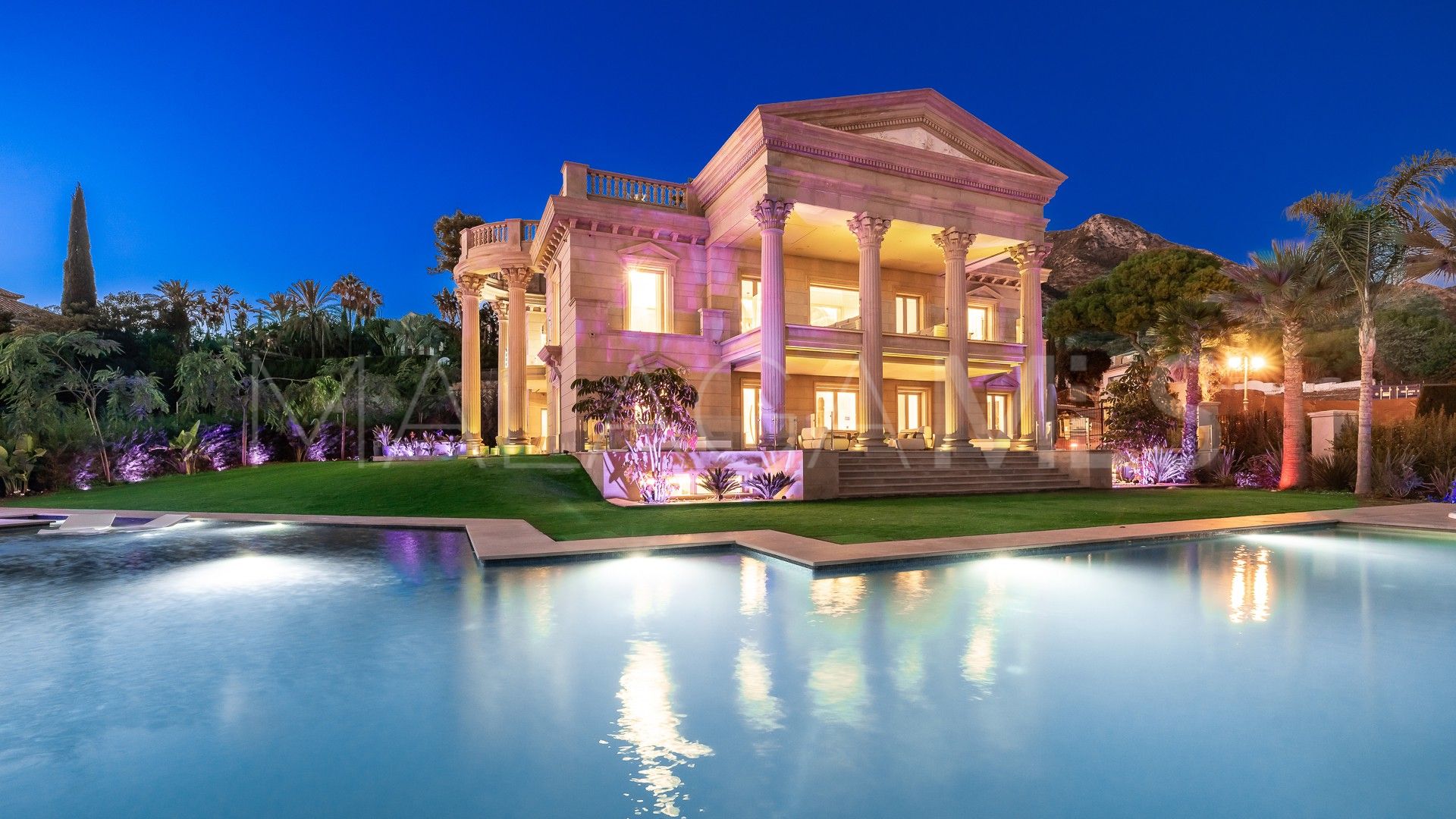 Villa for sale in Sierra Blanca