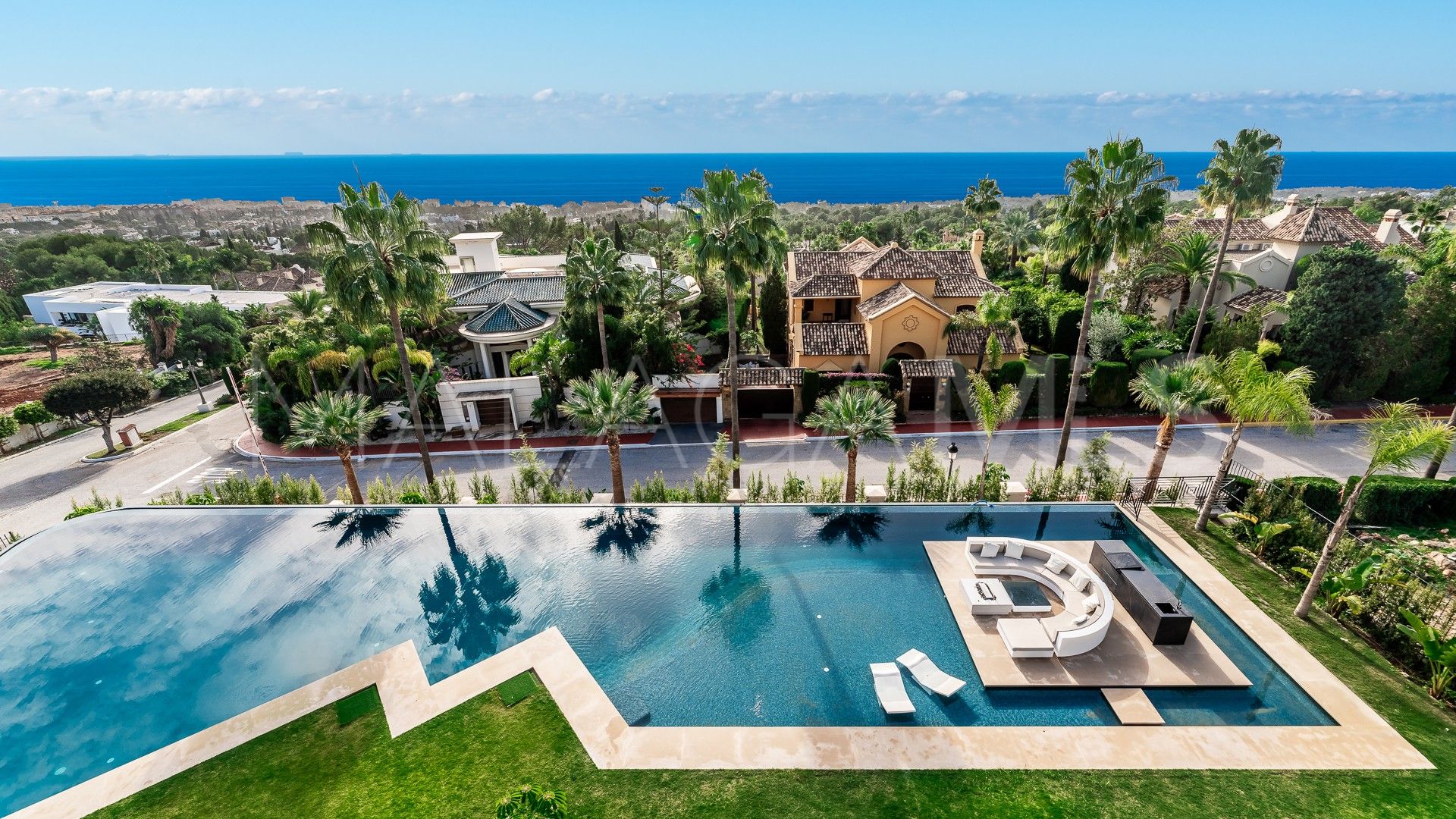 Villa for sale in Sierra Blanca