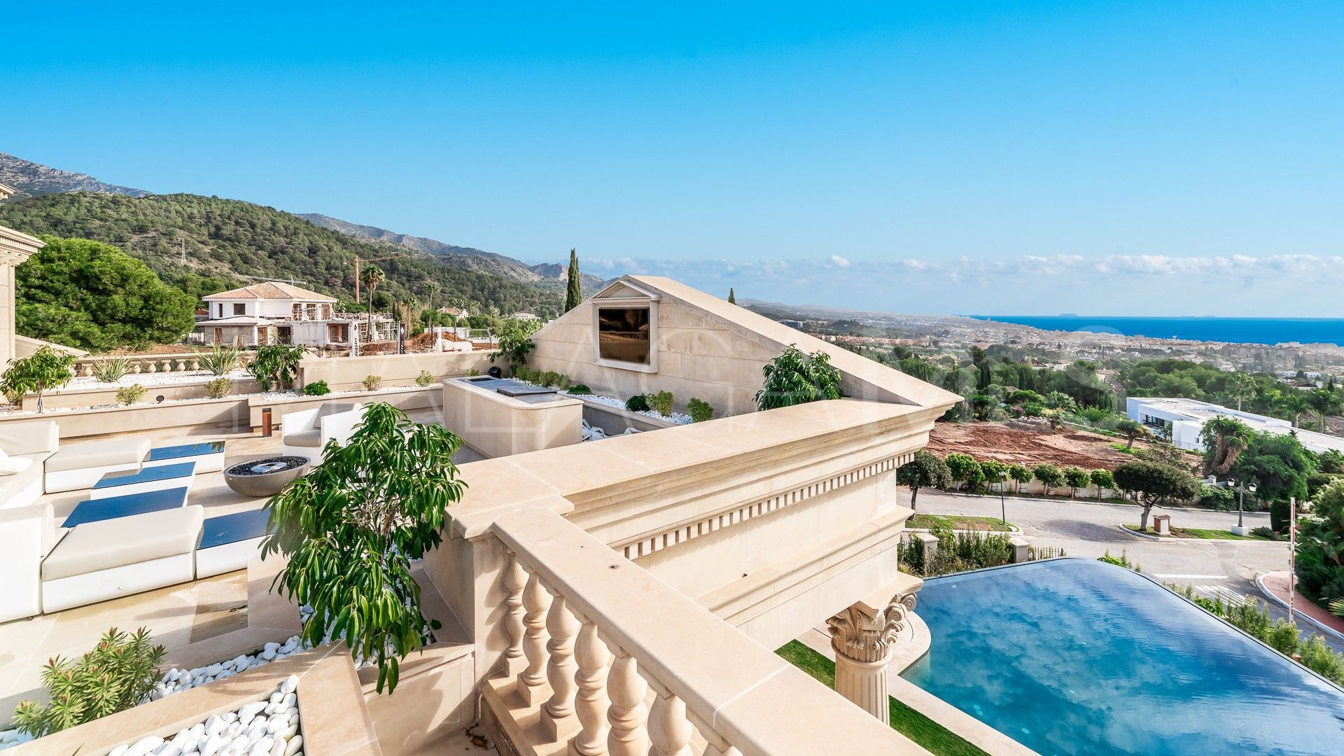 Villa for sale in Sierra Blanca