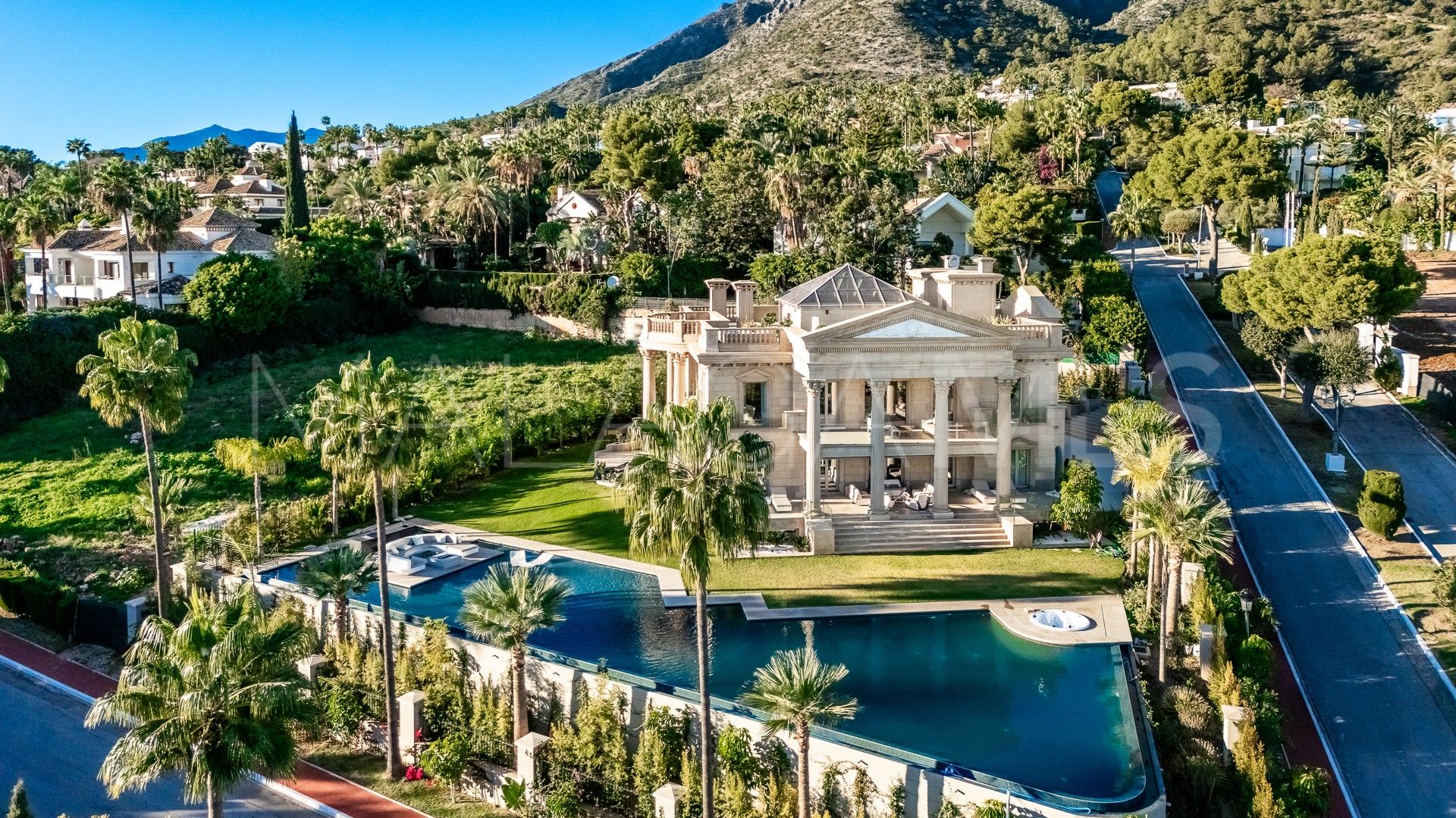 Villa for sale in Sierra Blanca