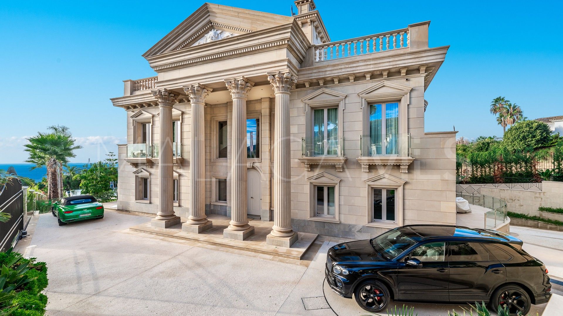 Villa for sale in Sierra Blanca