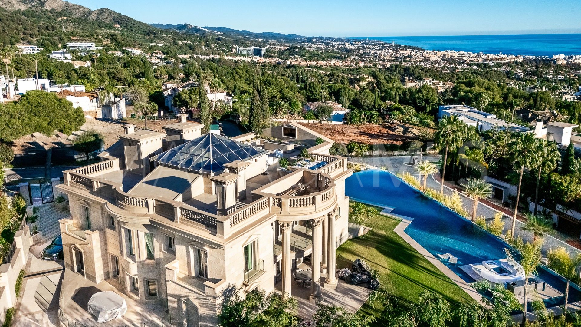 Villa for sale in Sierra Blanca