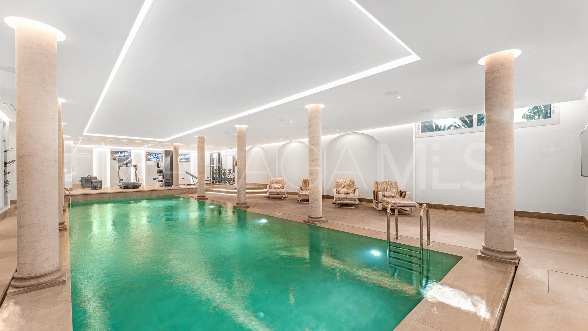 Villa for sale in Sierra Blanca