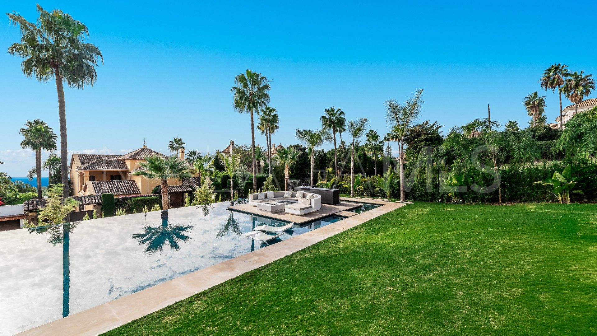 Villa for sale in Sierra Blanca