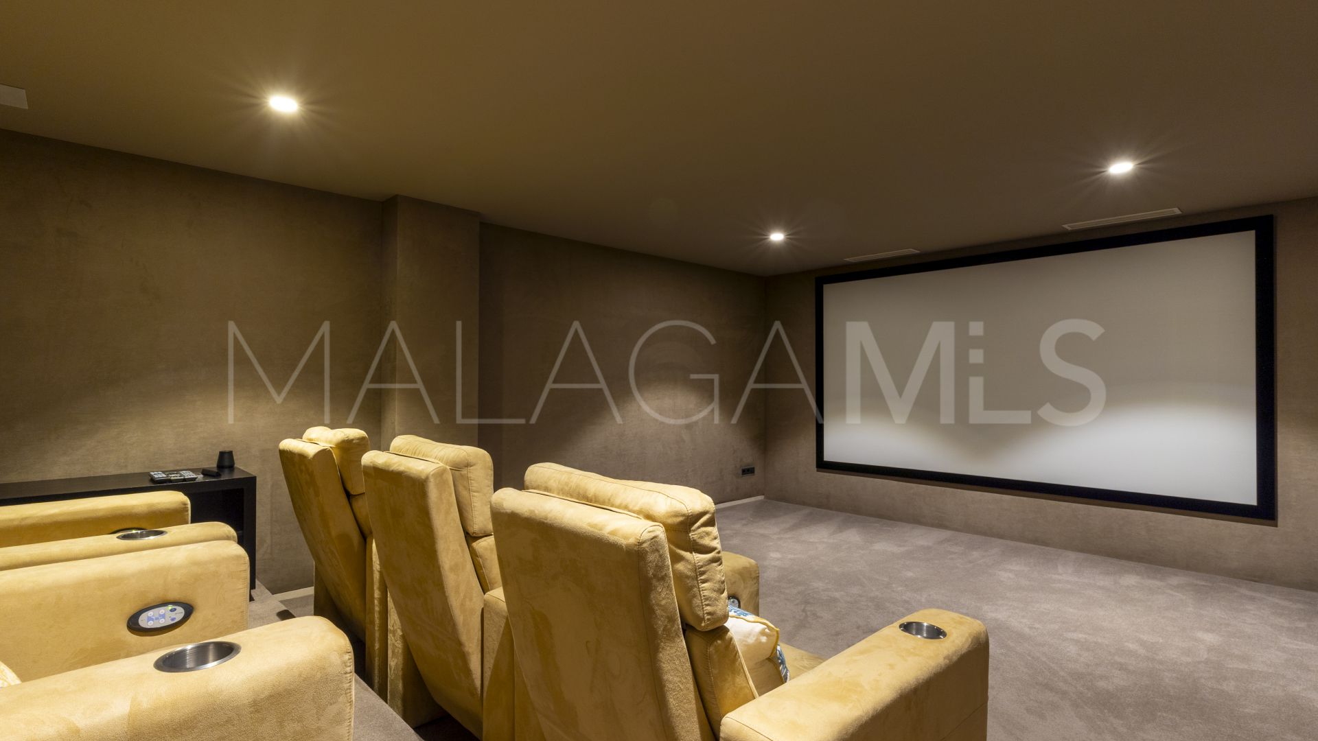 Villa for sale in Golden Mile