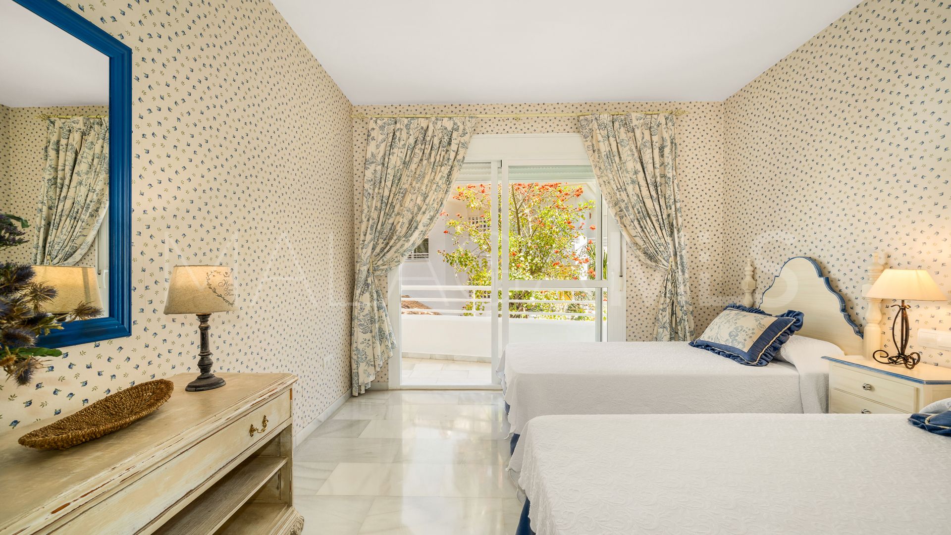 Lägenhet for sale in Guadalmina Baja