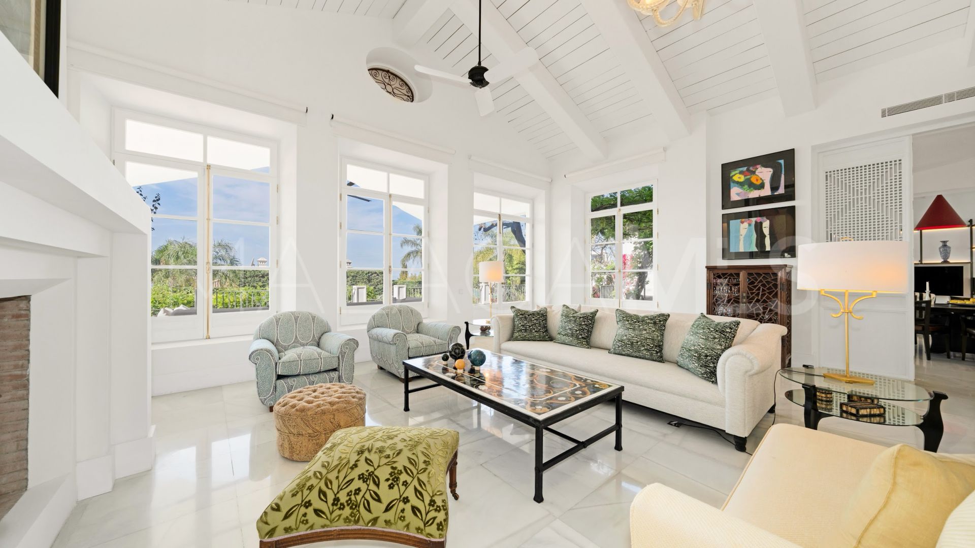 Villa for sale in Sierra Blanca