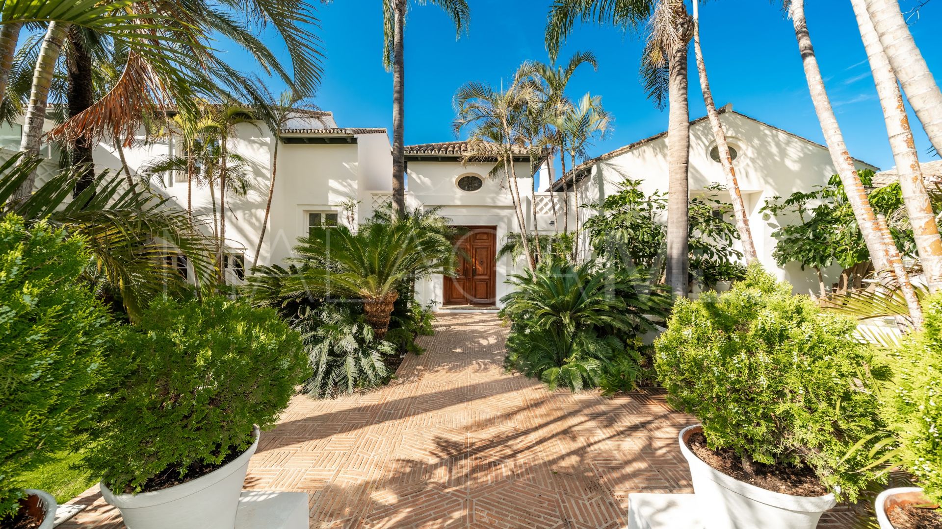 Villa for sale in Sierra Blanca