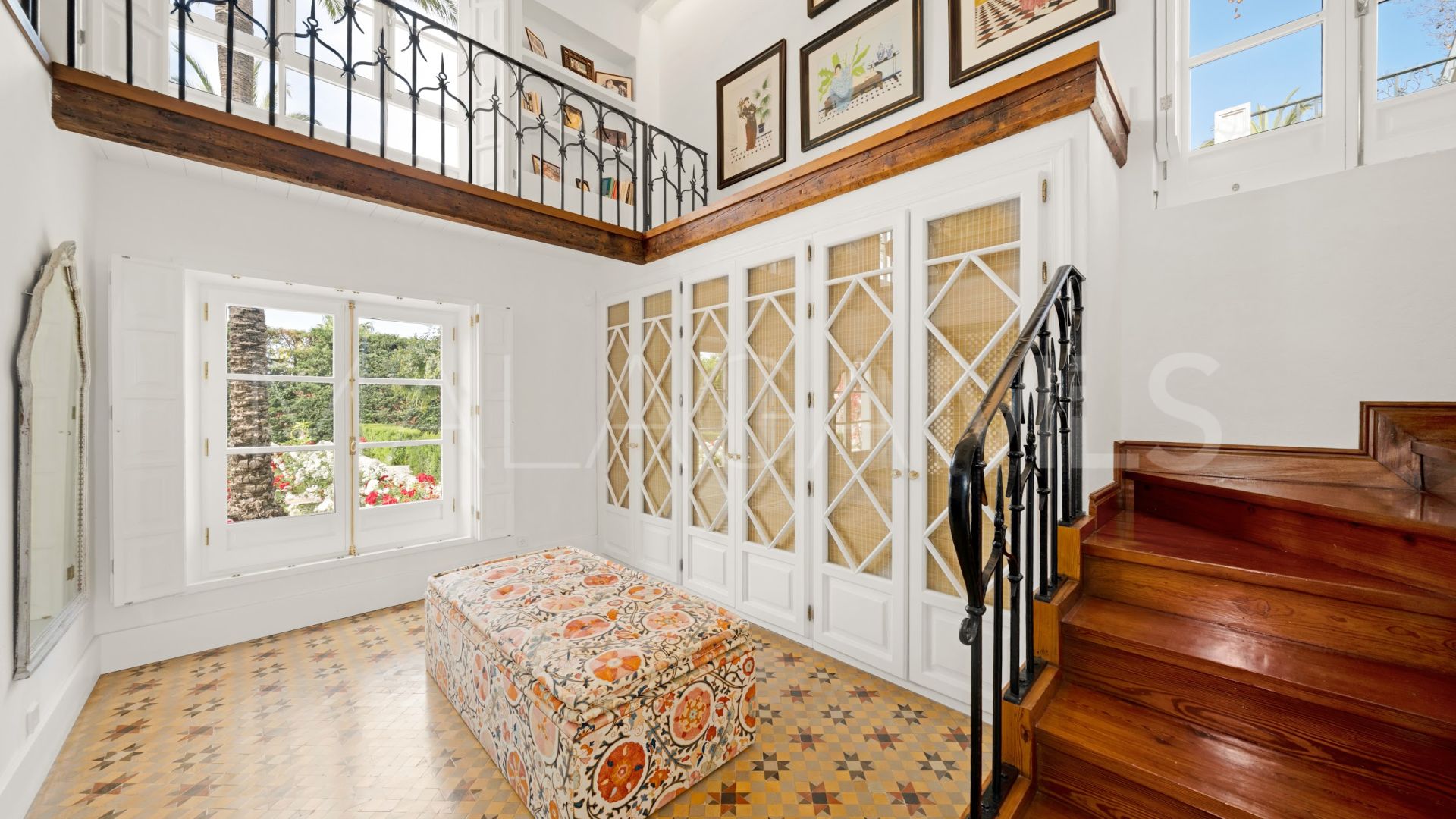 Villa for sale in Sierra Blanca