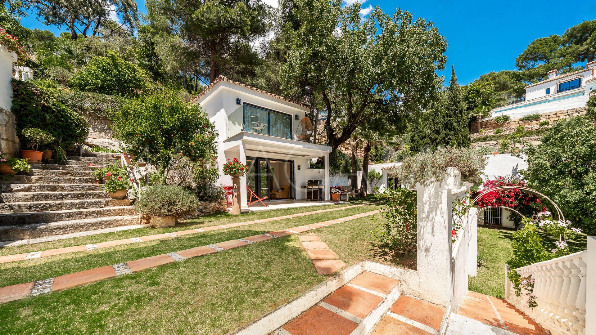 Villa for sale in Marbella City