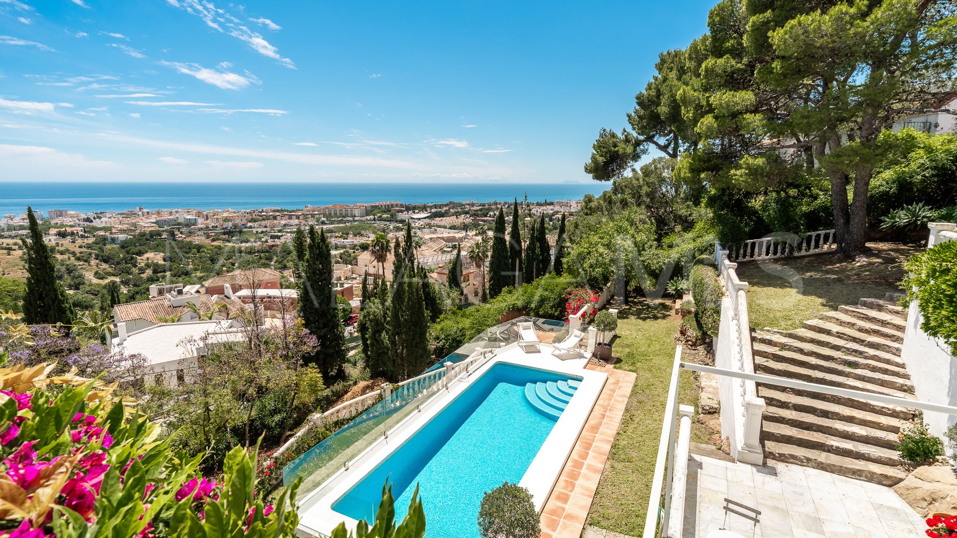 Villa for sale in Marbella City