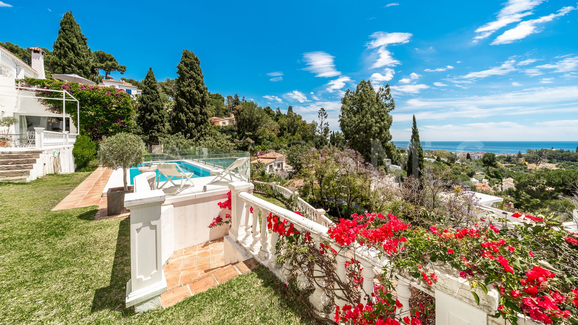 Villa for sale in Marbella City
