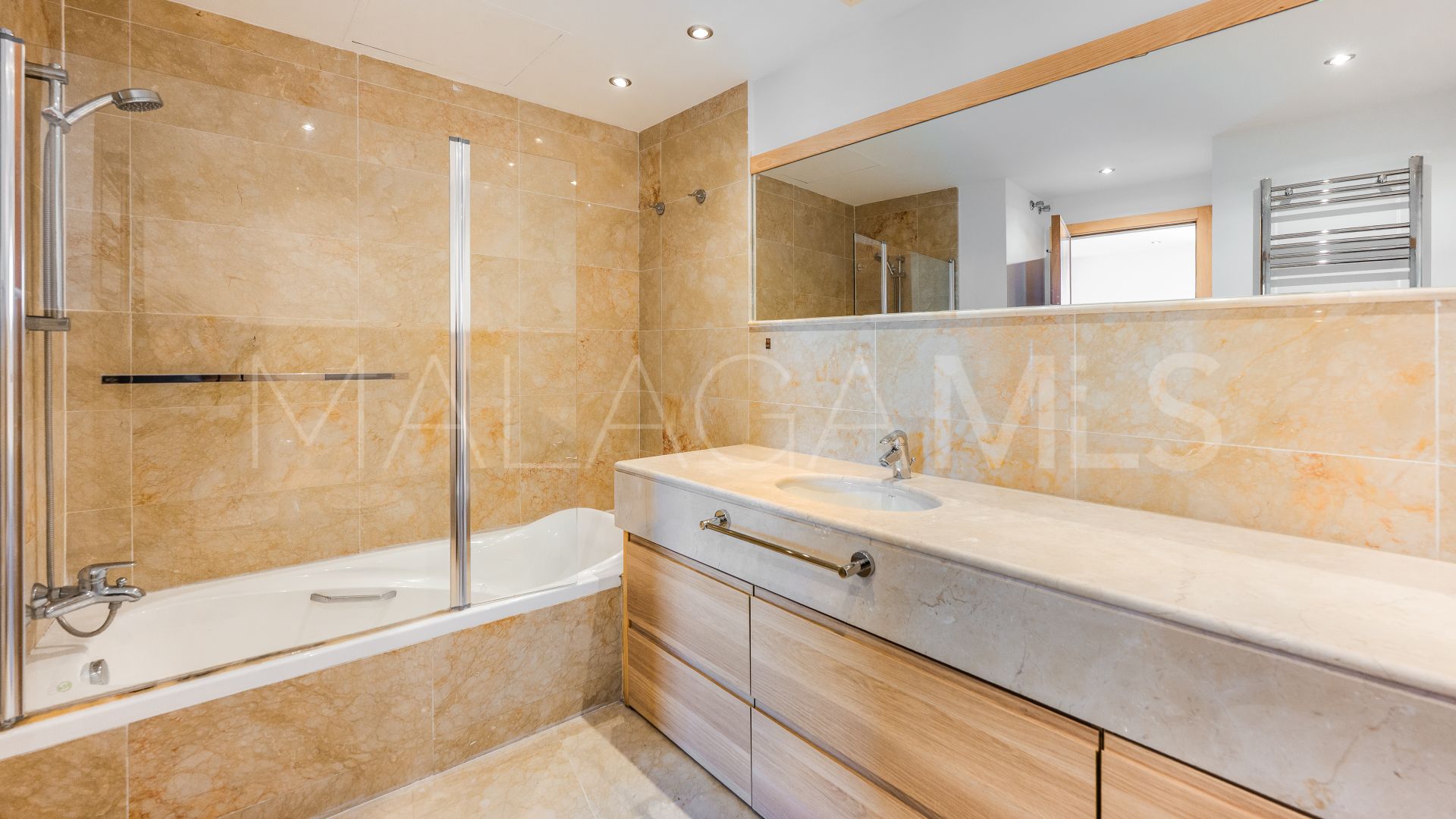 Lägenhet for sale in Los Altos de los Monteros