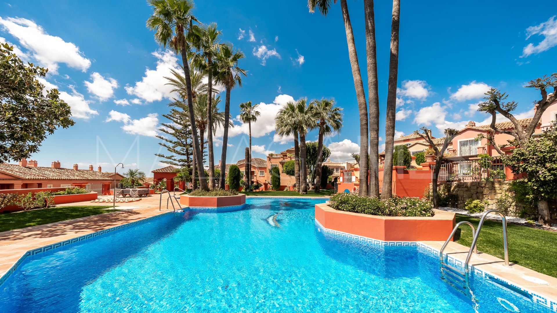 Apartment for sale in Benahavis