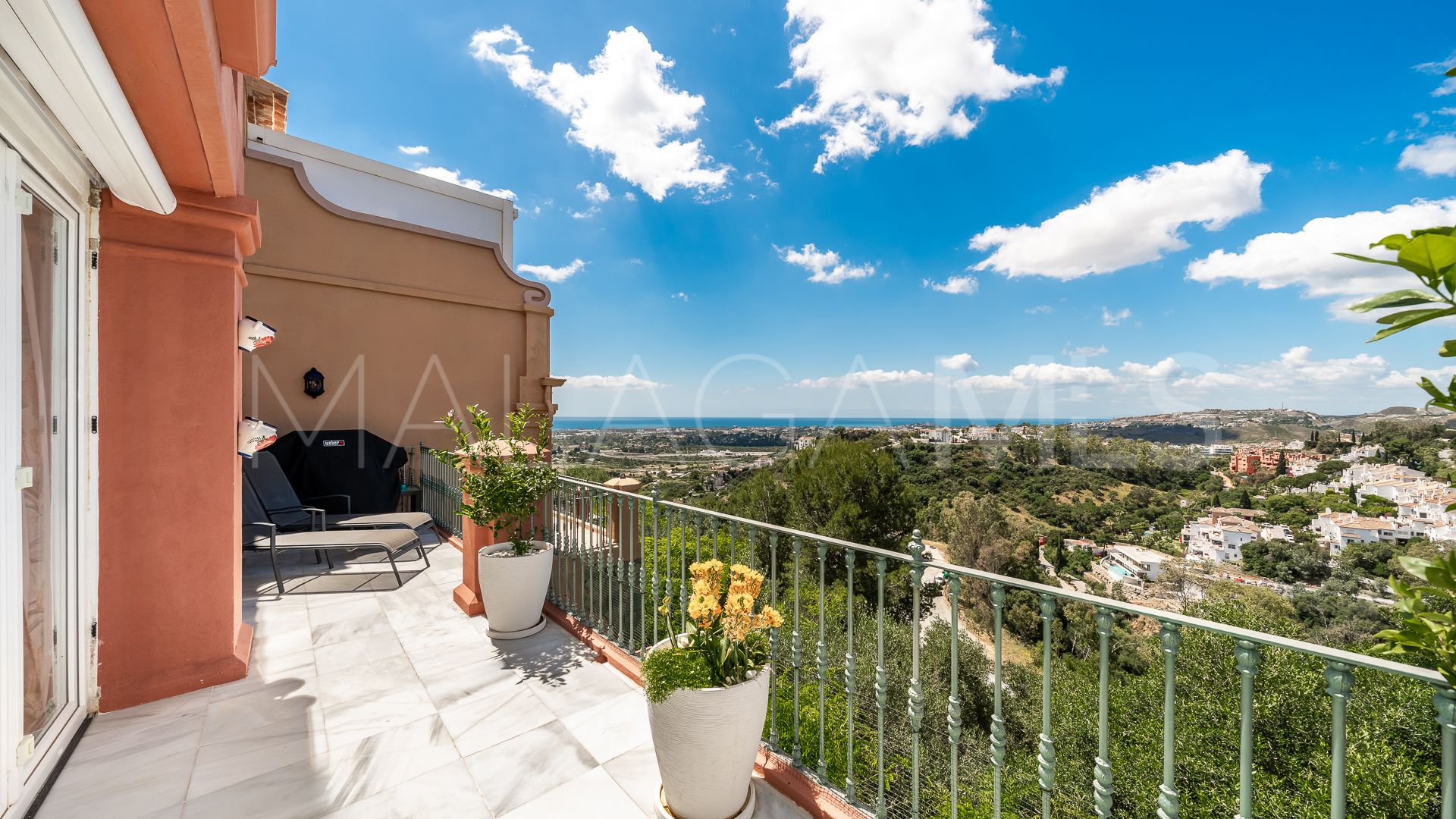 Apartment for sale in Benahavis