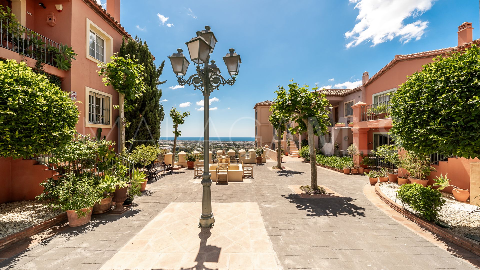 Apartment for sale in Benahavis