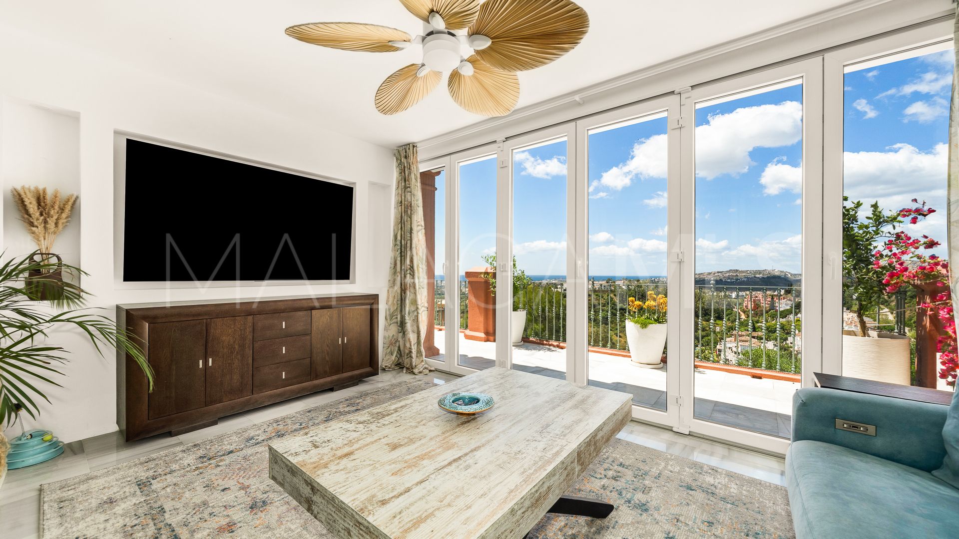 Apartment for sale in Benahavis
