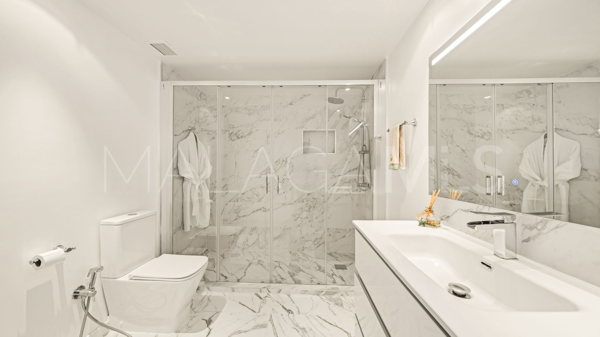 Apartment for sale in Benahavis