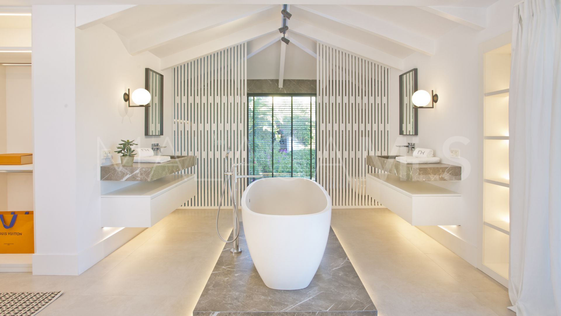 Haus for sale in Nueva Andalucia