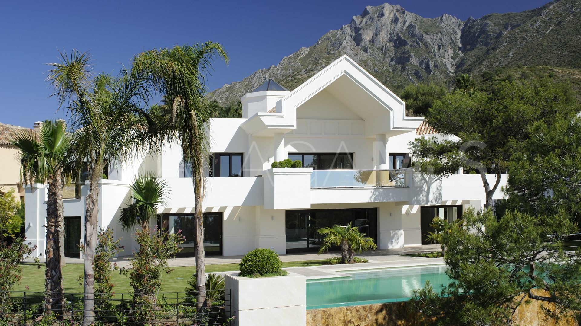 Sierra Blanca 5 bedrooms villa for sale