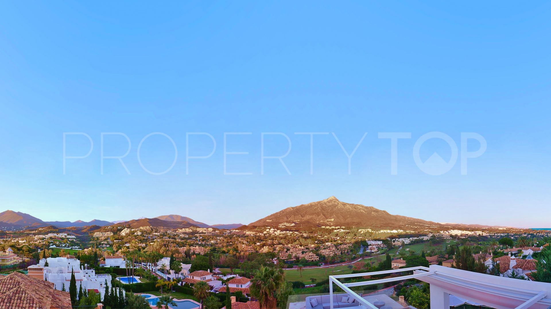 Villa with 7 bedrooms for sale in Nueva Andalucia