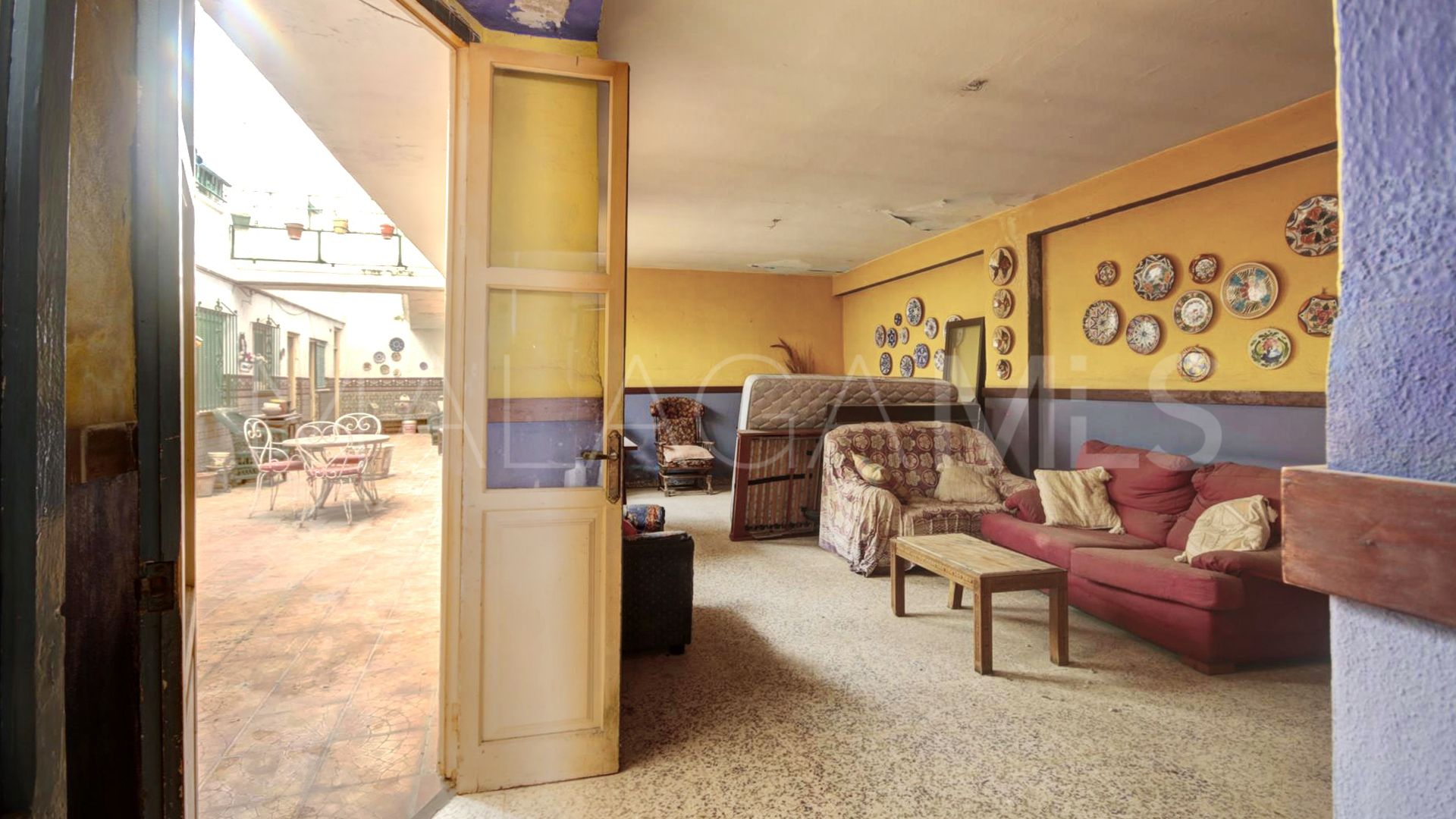 Hotel for sale in Estepona Casco Antiguo