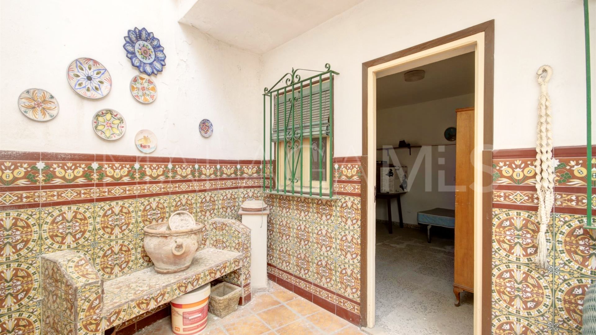 Hotel for sale in Estepona Old Town