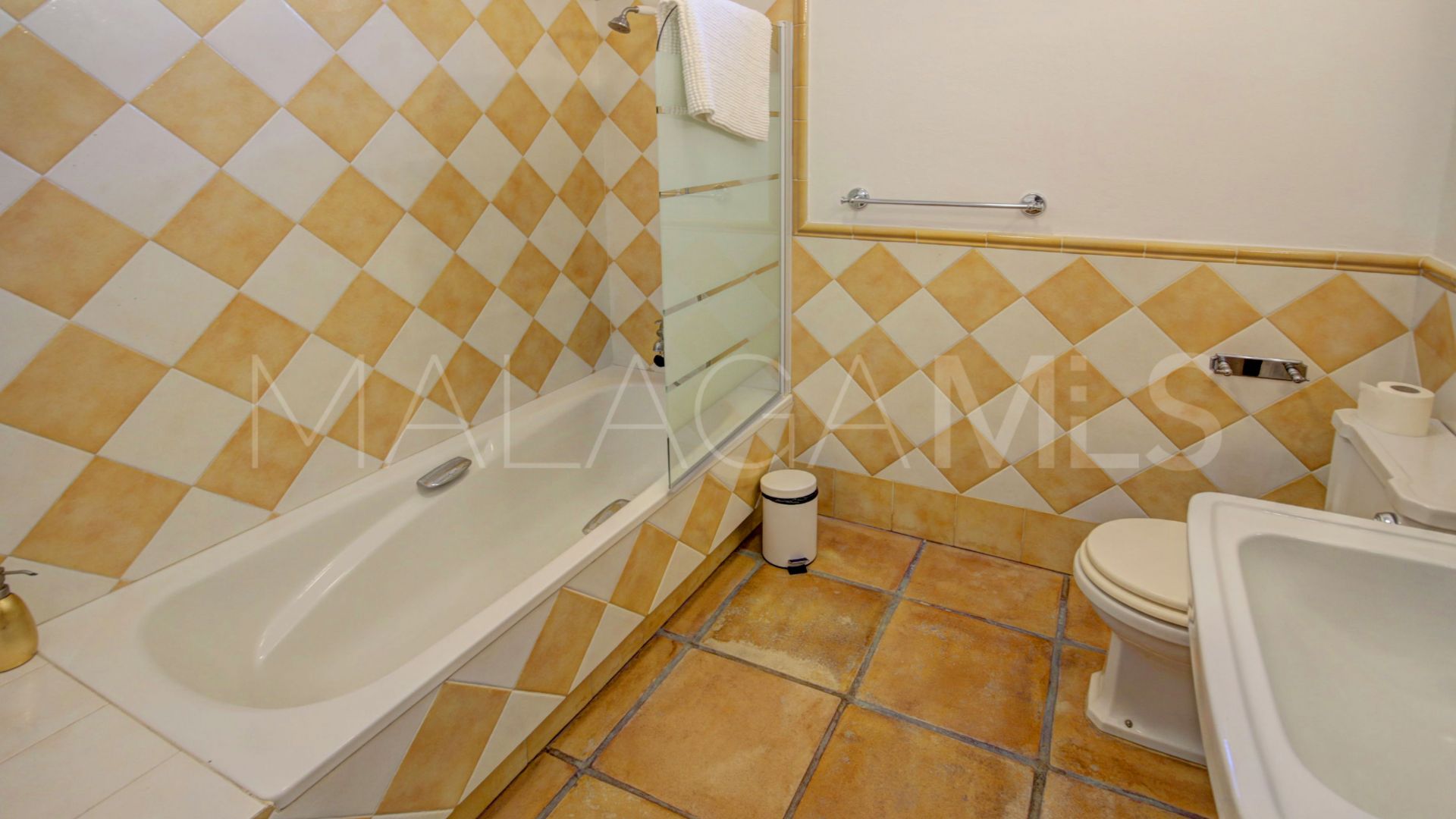 Villa for sale in El Padron