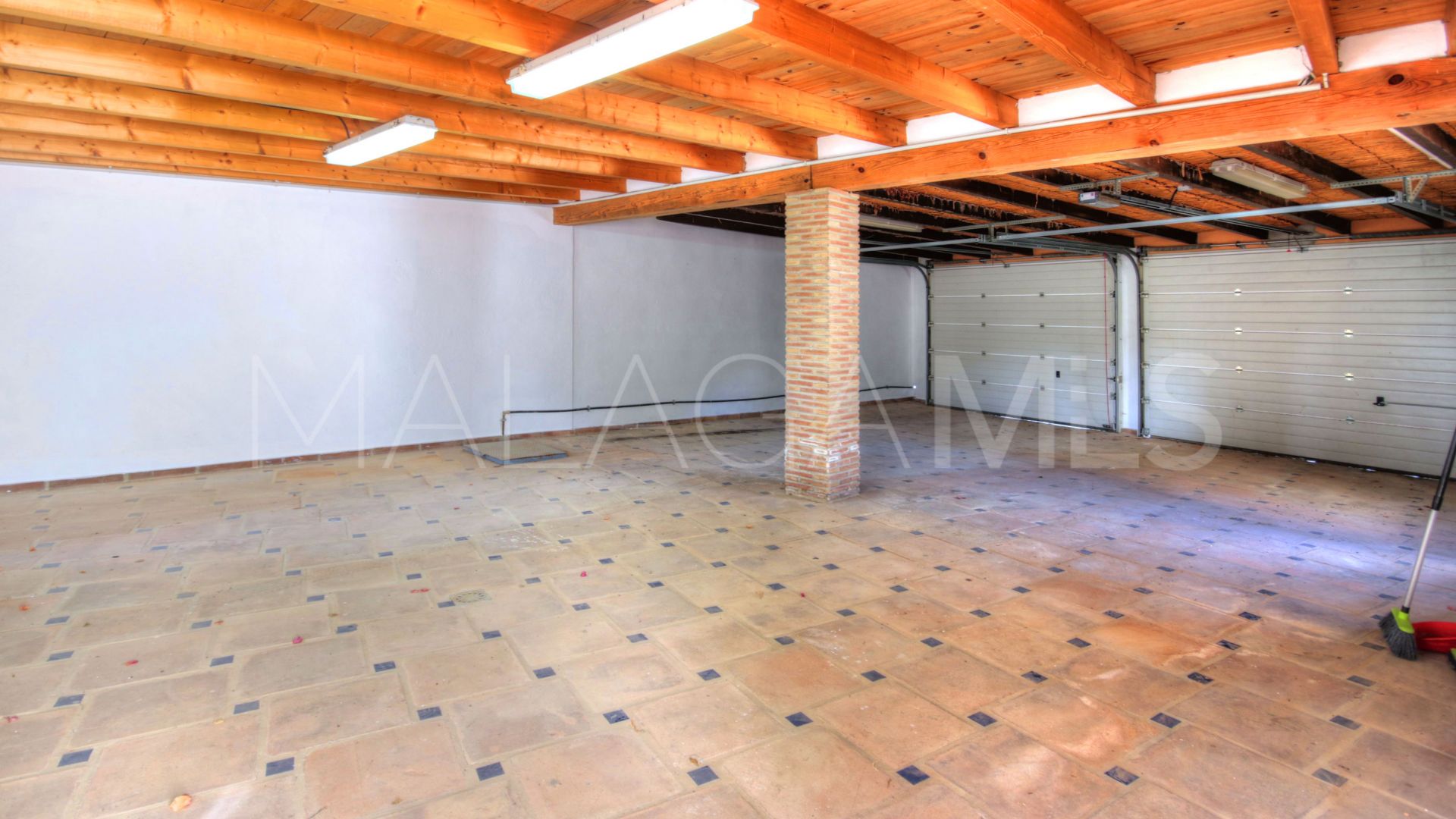 Villa for sale in El Padron