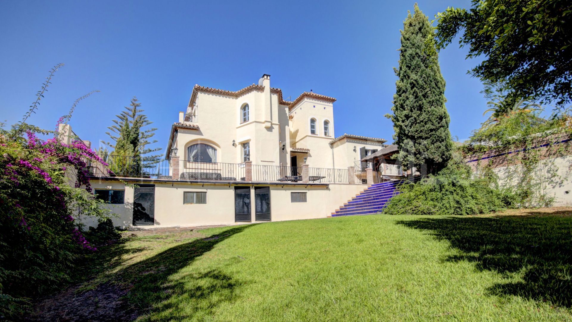 Villa for sale in El Padron