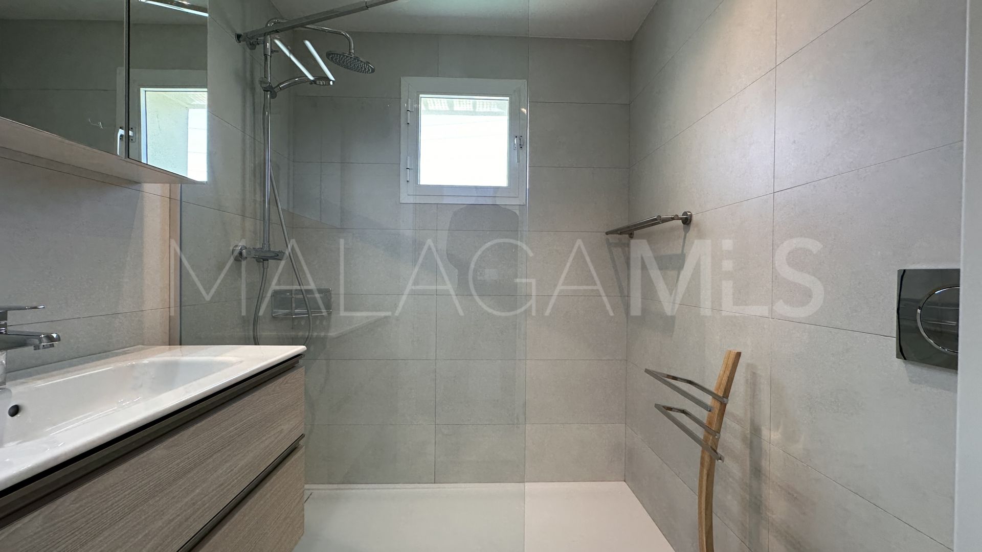 Villa for sale in Estepona Golf