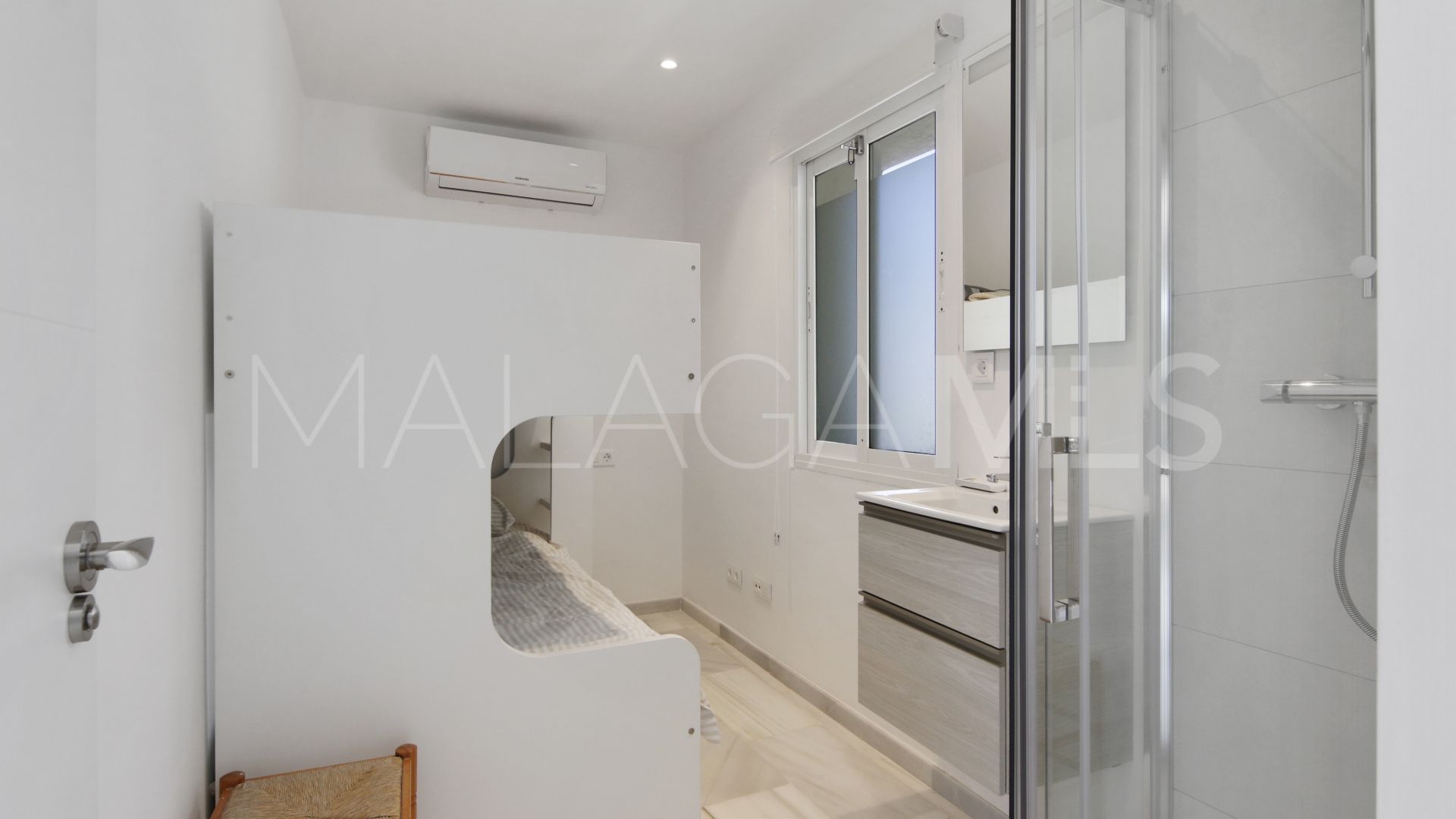 Villa for sale in Estepona Golf