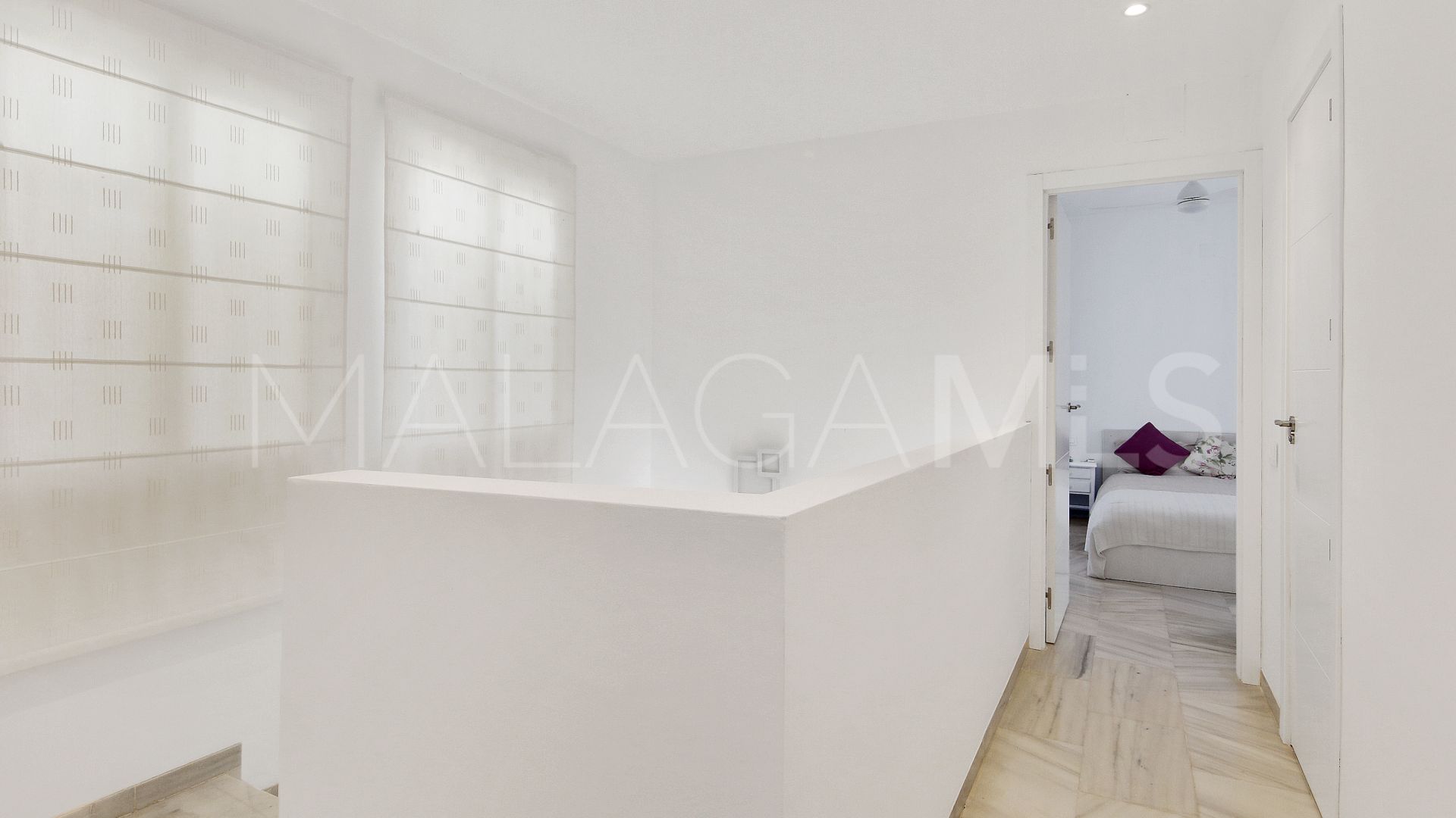 Villa for sale in Estepona Golf