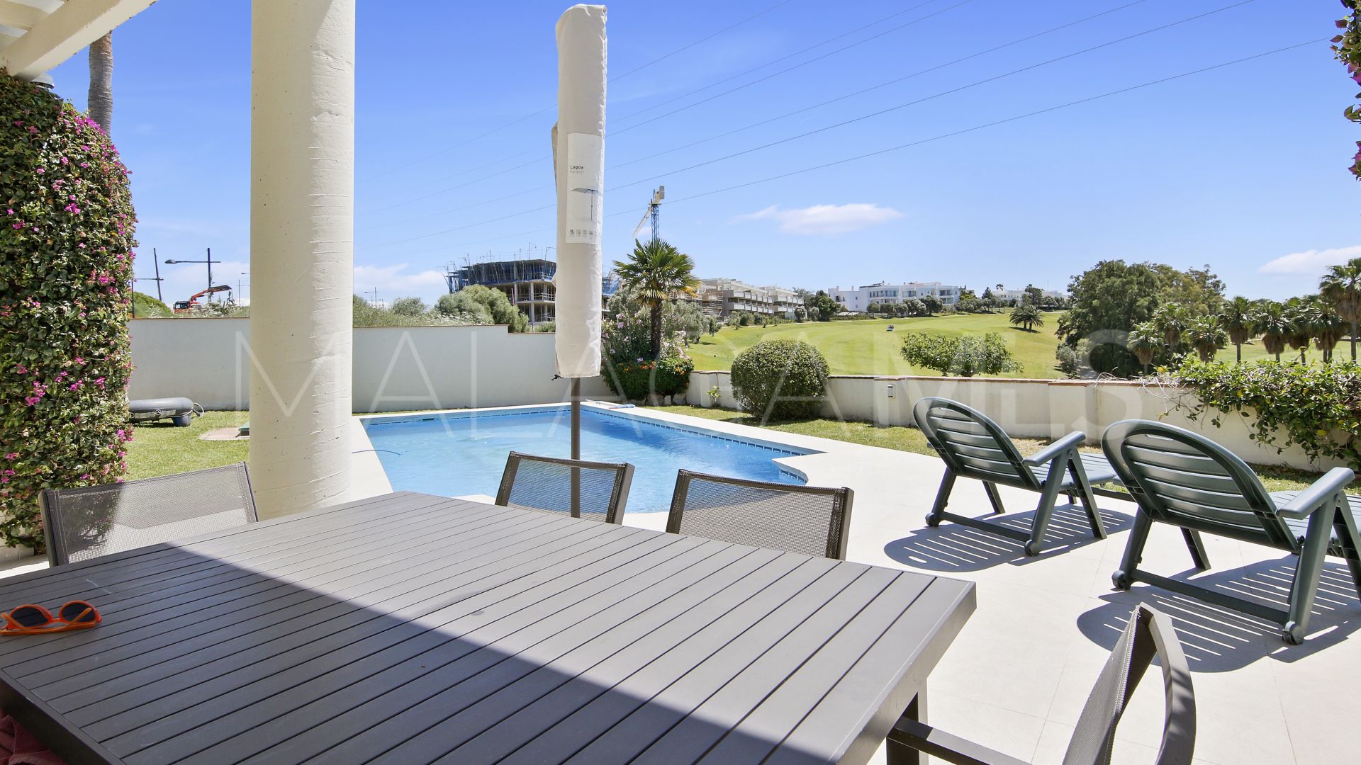 Villa for sale in Estepona Golf