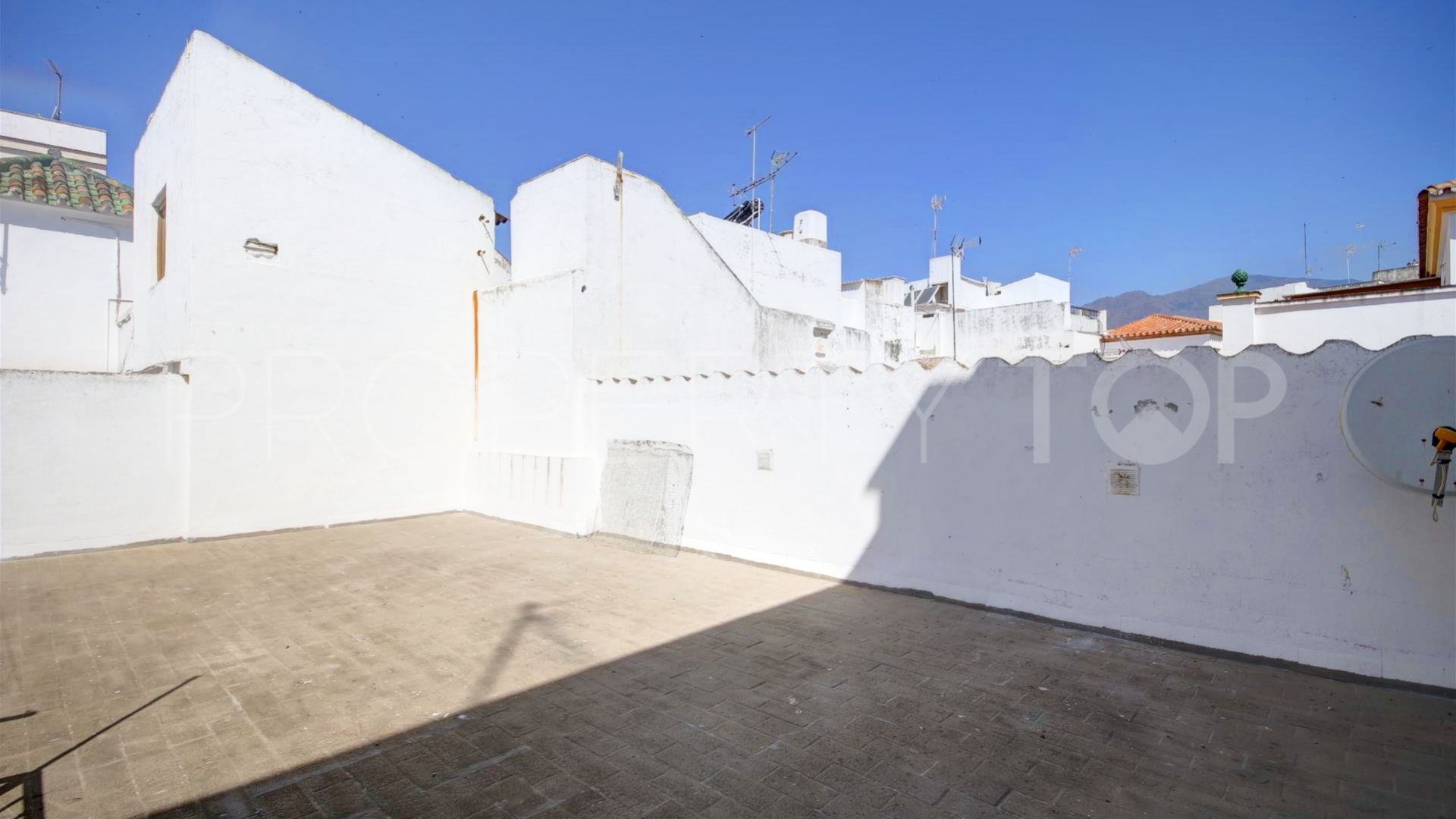 Buy plot in Estepona Old Town with 7 bedrooms